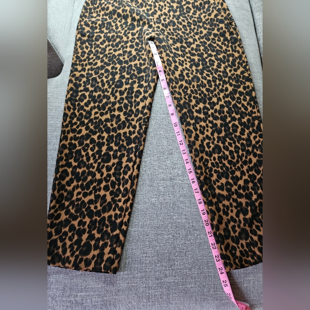 OLD NAVY Harper Mid-Rise Leopard Print Capri Style Slacks/Pants Size 4 Regular - Picture 8 of 11